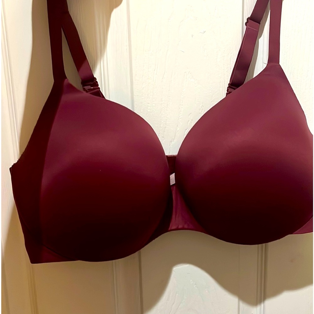 Victoria secret Burgundy lined demi seamless Bra size 38DDD